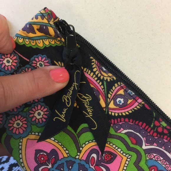 Vera Bradley Zip ID - Picture 5 of 5